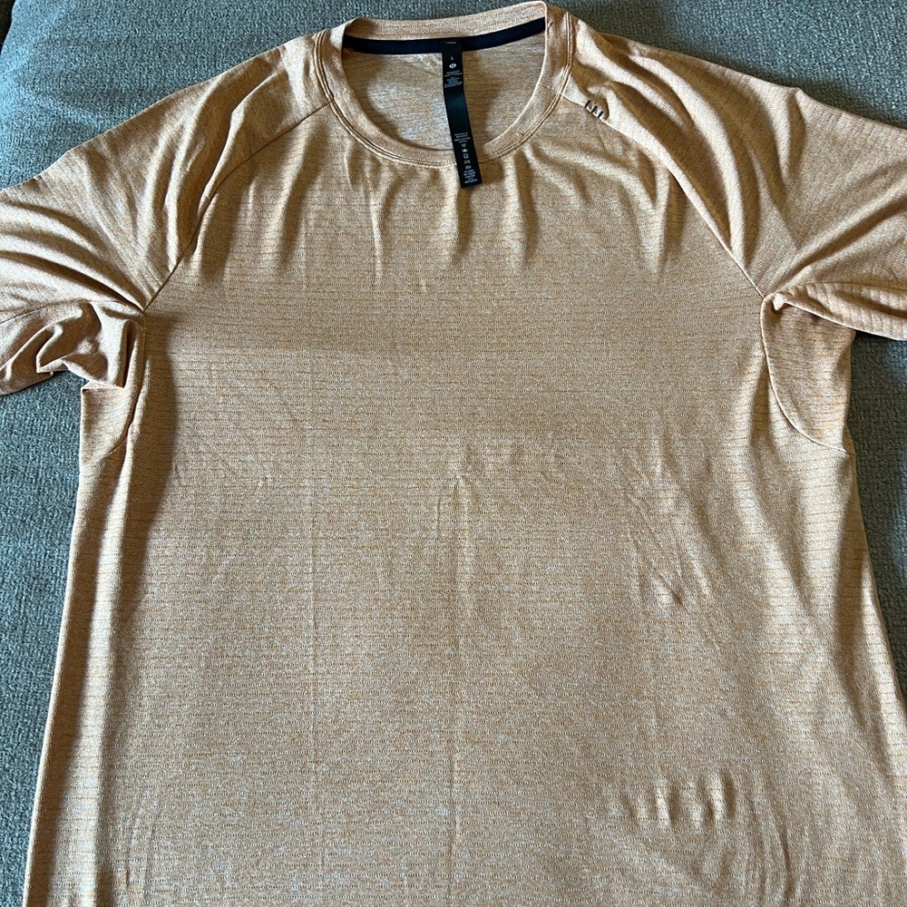 LuluLemon Size Large Shirt